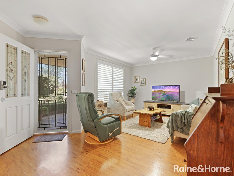 Photo - 27 Hughes Street, Kelso NSW 2795 - Image 2