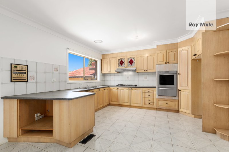 Photo - 27 Hutchins Circuit, Bundoora VIC 3083 - Image 6