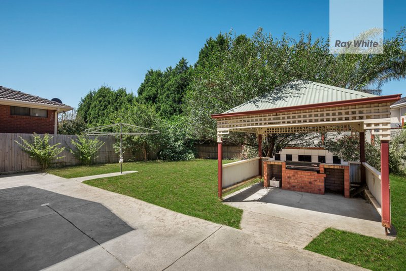 Photo - 27 Hutchins Circuit, Bundoora VIC 3083 - Image 7