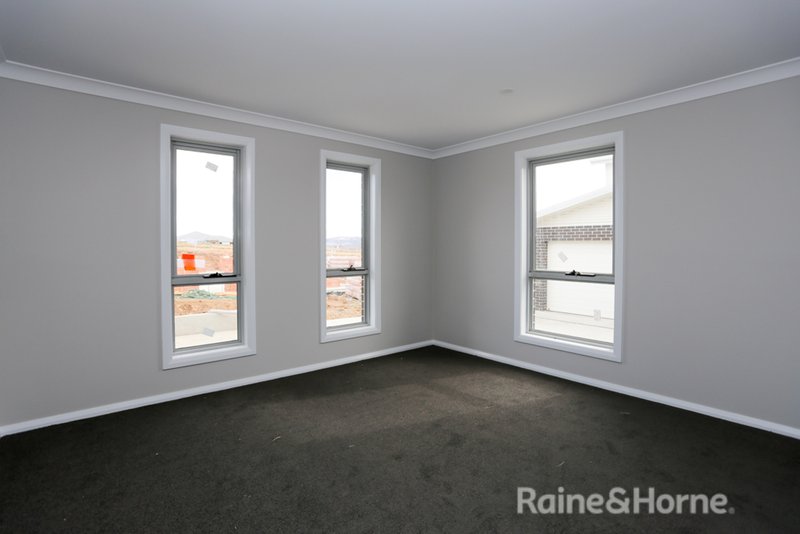 Photo - 2/7 Ignatius Place, Kelso NSW 2795 - Image 5