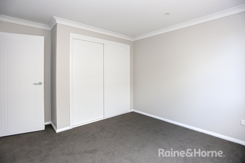 Photo - 2/7 Ignatius Place, Kelso NSW 2795 - Image 7