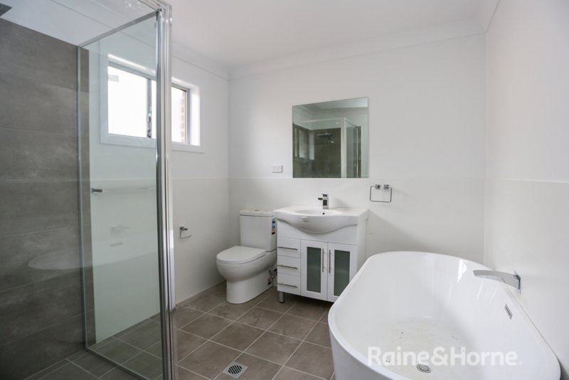 Photo - 2/7 Ignatius Place, Kelso NSW 2795 - Image 8