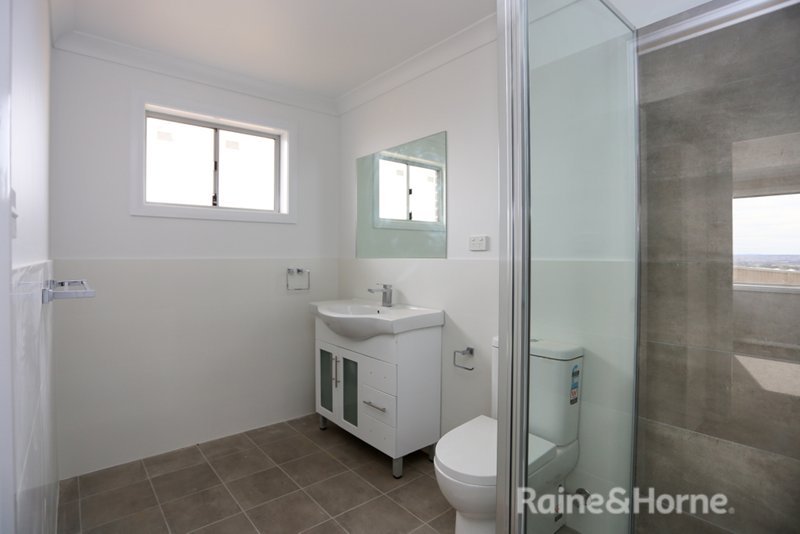 Photo - 2/7 Ignatius Place, Kelso NSW 2795 - Image 10