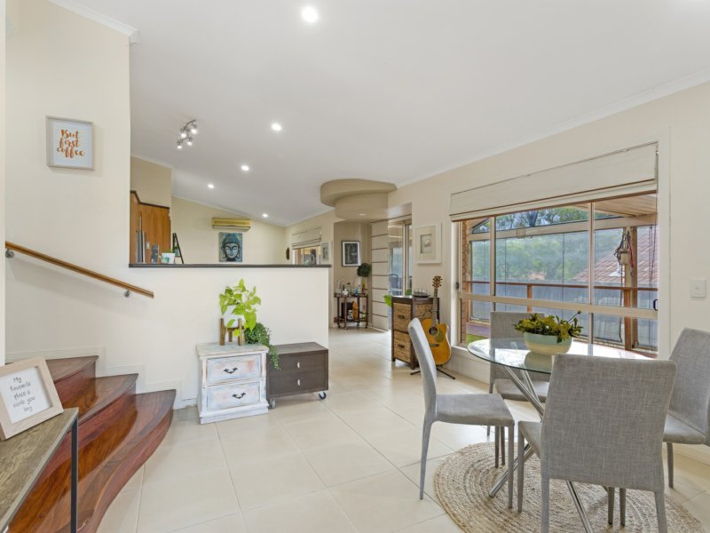 Photo - 27 Inverness Court, Nerang QLD 4211 - Image 2