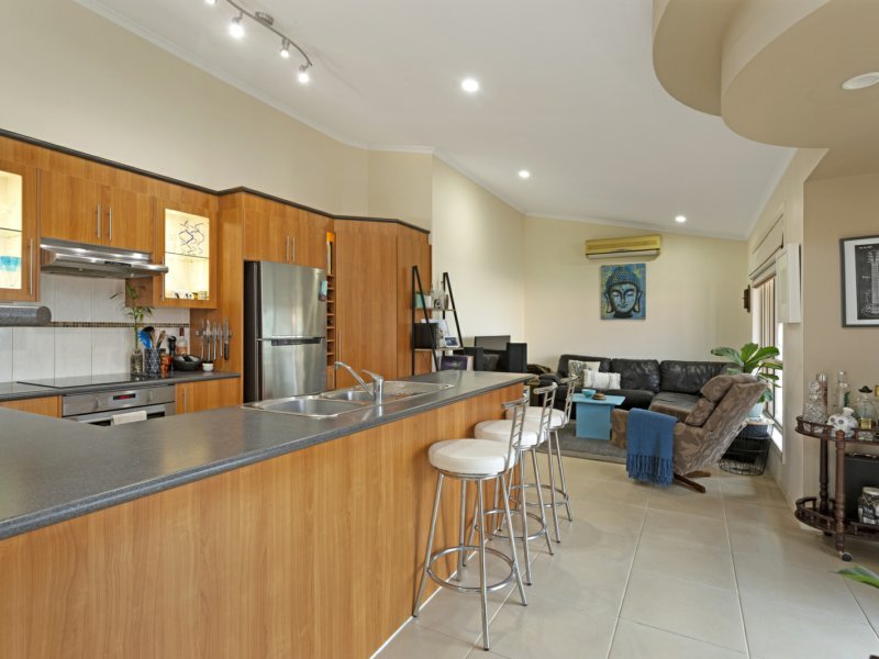 Photo - 27 Inverness Court, Nerang QLD 4211 - Image 4