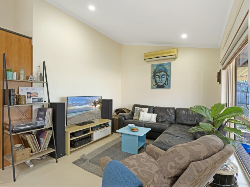 Photo - 27 Inverness Court, Nerang QLD 4211 - Image 5