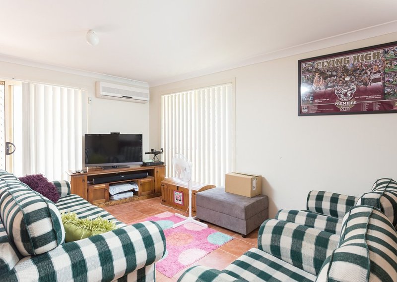 Photo - 27 Ivy Crescent, Old Bar NSW 2430 - Image 5