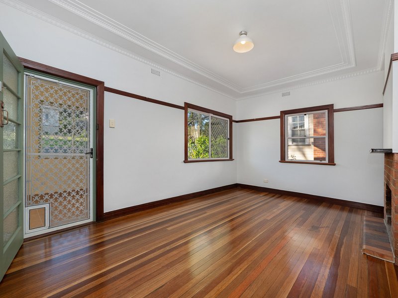 Photo - 27 Jacaranda Avenue, East Lismore NSW 2480 - Image 2