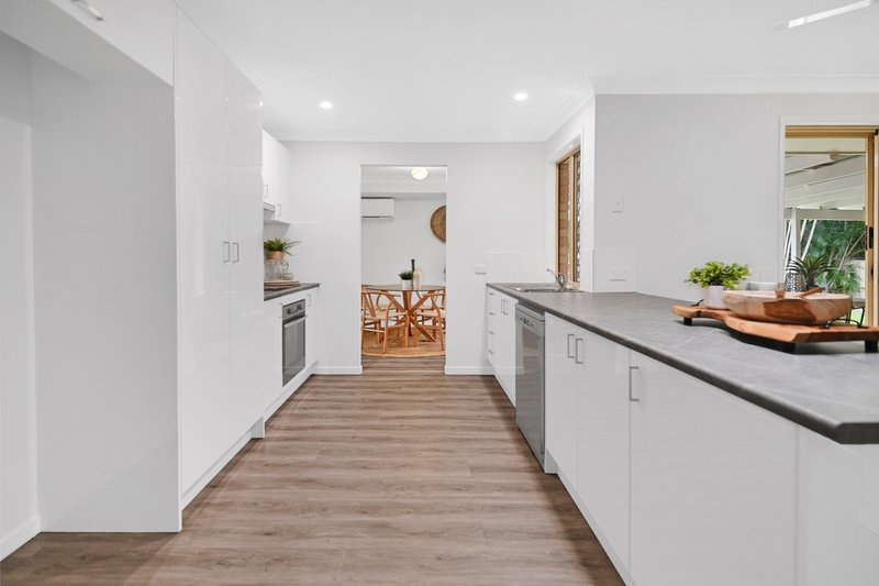 Photo - 27 James Cagney Close, Parkwood QLD 4214 - Image 7