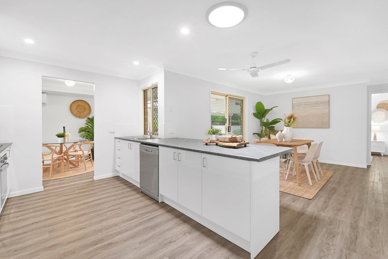 Photo - 27 James Cagney Close, Parkwood QLD 4214 - Image 8