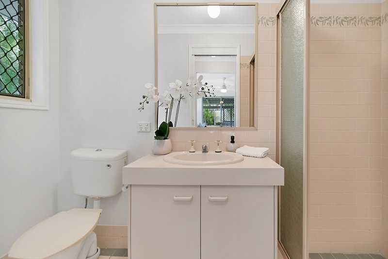 Photo - 27 James Cagney Close, Parkwood QLD 4214 - Image 11