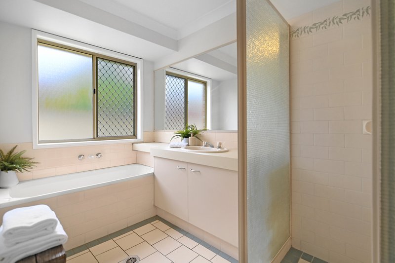 Photo - 27 James Cagney Close, Parkwood QLD 4214 - Image 14