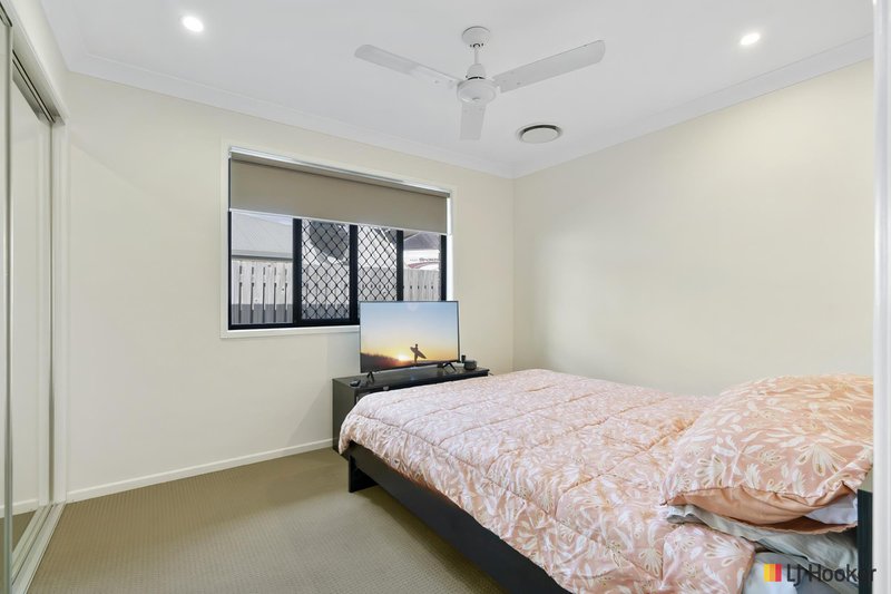 Photo - 27 Jamie Crescent, Gracemere QLD 4702 - Image 9