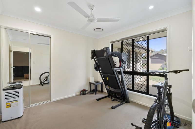 Photo - 27 Jamie Crescent, Gracemere QLD 4702 - Image 11
