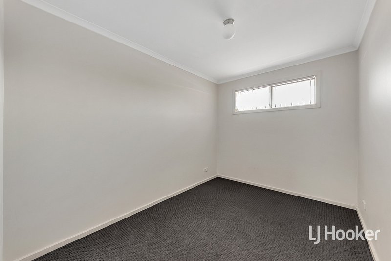 Photo - 27 Jane Street, Smithfield SA 5114 - Image 5