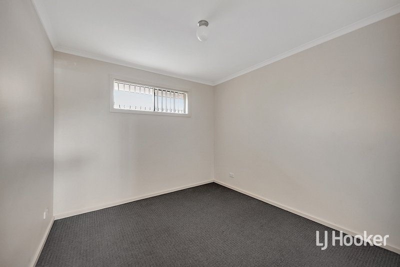 Photo - 27 Jane Street, Smithfield SA 5114 - Image 6