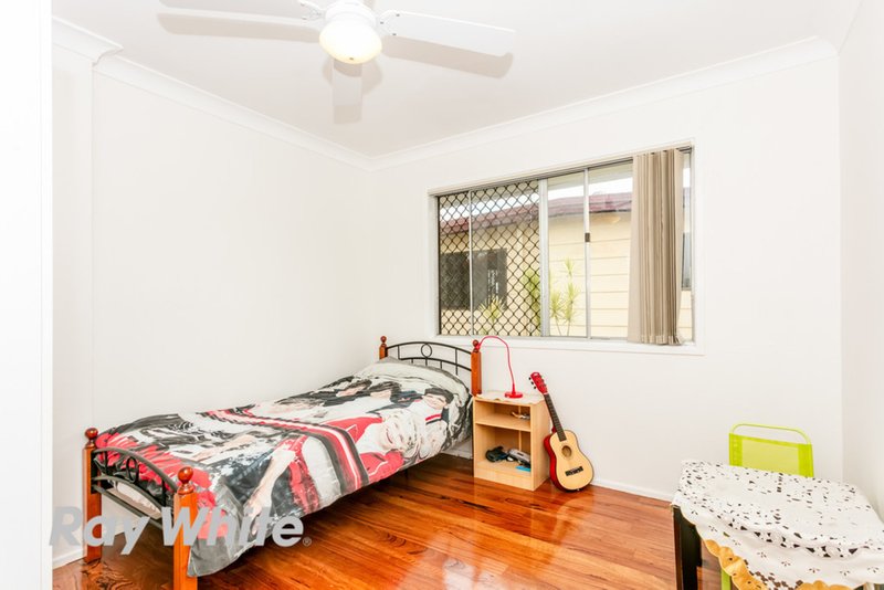 Photo - 27 Jarrah Crescent, Logan Central QLD 4114 - Image 4