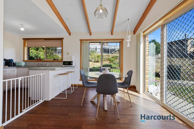 Photo - 27 Jarrod Court, Devonport TAS 7310 - Image 2