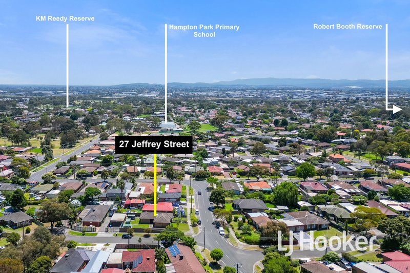 Photo - 27 Jeffrey Street, Hampton Park VIC 3976 - Image 15