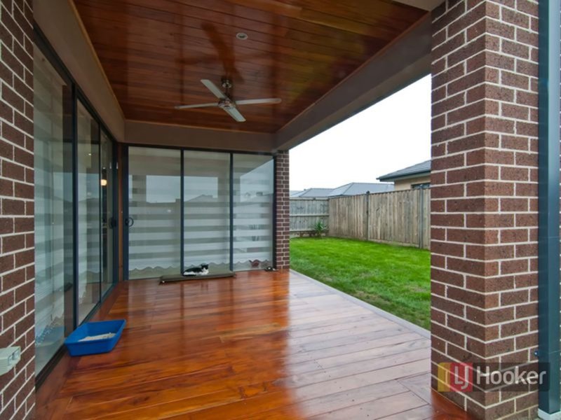 Photo - 27 Juneberry Drive, Keysborough VIC 3173 - Image 4