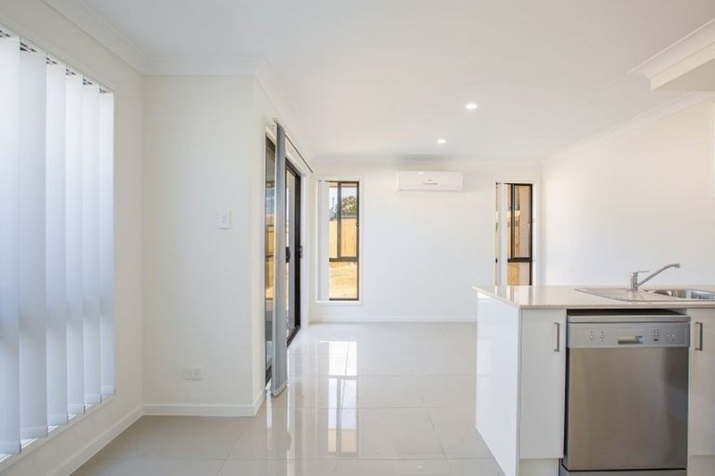 Photo - 2/7 Juniper Court, Brassall QLD 4305 - Image 5