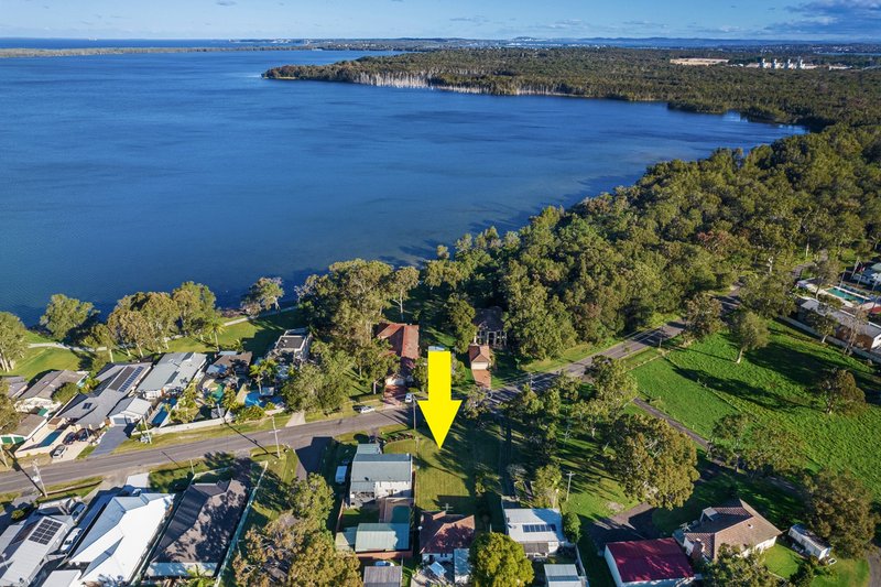 Photo - 27 Kamilaroo Avenue, Lake Munmorah NSW 2259 - Image 8