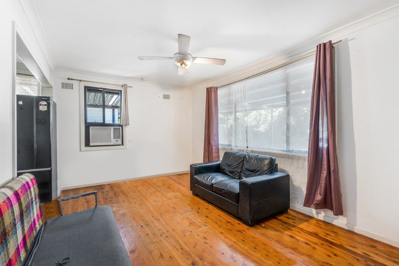 Photo - 27 Karoola Street, Busby NSW 2168 - Image 3