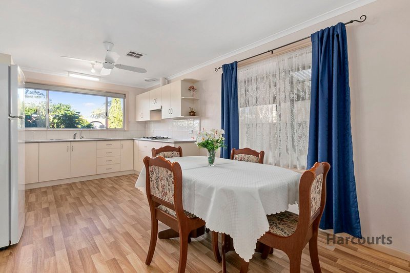 Photo - 27 Kathryn Drive, Morphett Vale SA 5162 - Image 3