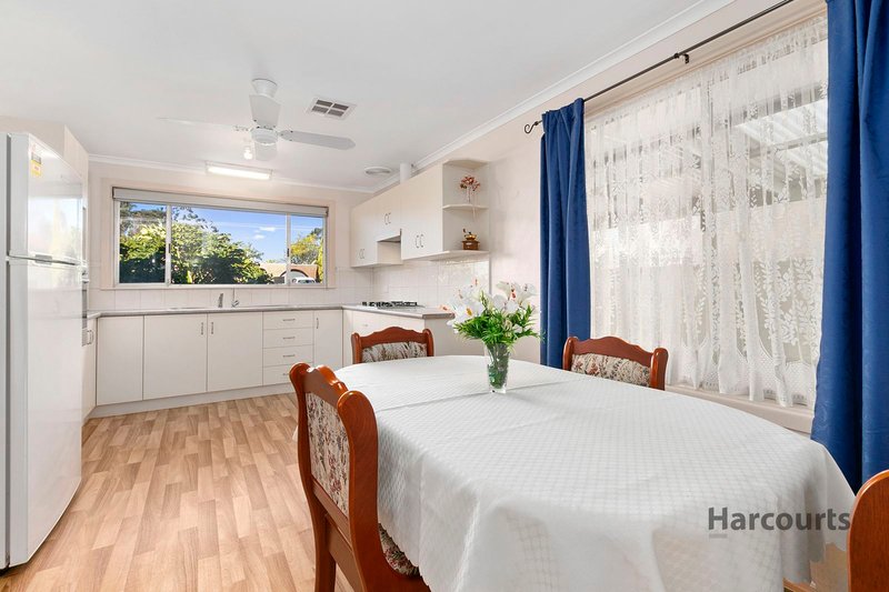 Photo - 27 Kathryn Drive, Morphett Vale SA 5162 - Image 6