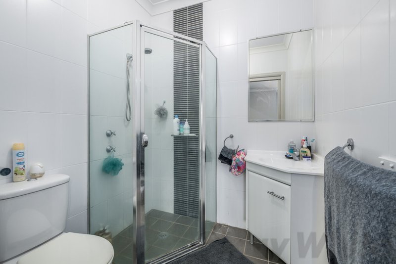 Photo - 27 Kestrel Circuit, Shortland NSW 2307 - Image 10