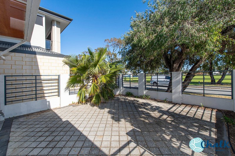 Photo - 2/7 King George Street, Shoalwater WA 6169 - Image 3