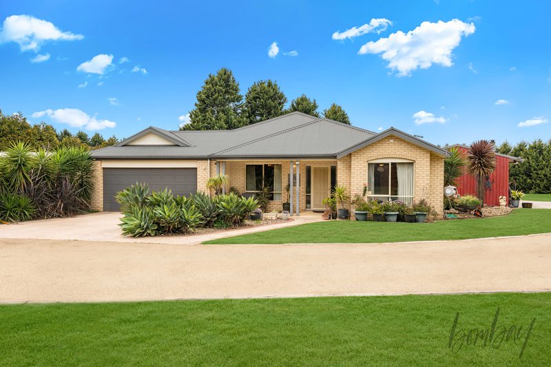 Photo - 27 King William Court, Wallan VIC 3756 - Image 2
