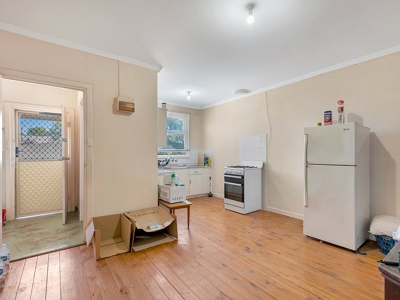 Photo - 27 Kingsbury Street, Davoren Park SA 5113 - Image 5