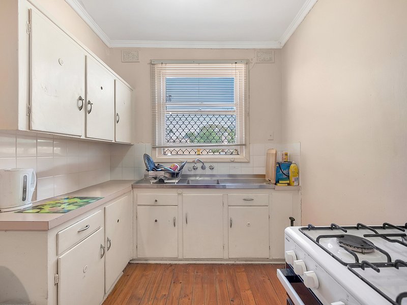 Photo - 27 Kingsbury Street, Davoren Park SA 5113 - Image 6