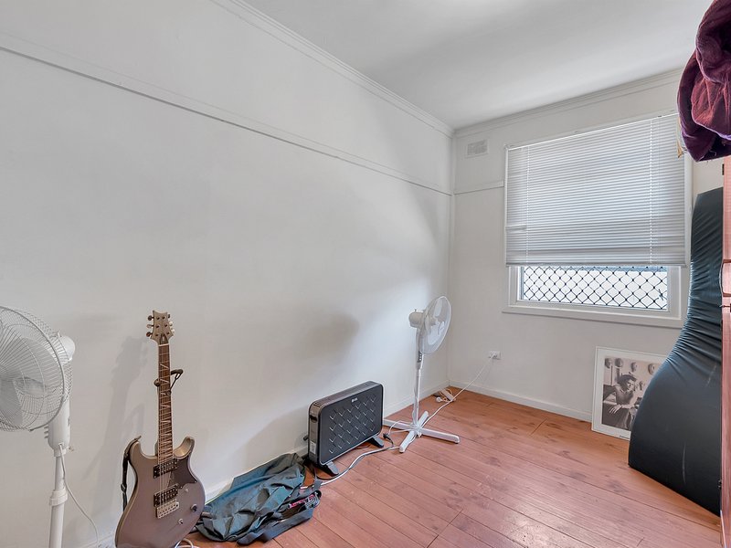 Photo - 27 Kingsbury Street, Davoren Park SA 5113 - Image 9