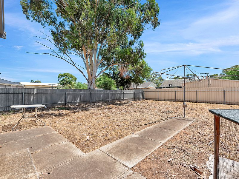 Photo - 27 Kingsbury Street, Davoren Park SA 5113 - Image 11