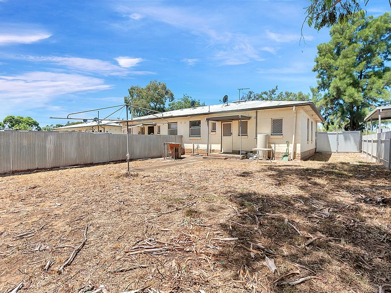Photo - 27 Kingsbury Street, Davoren Park SA 5113 - Image 12