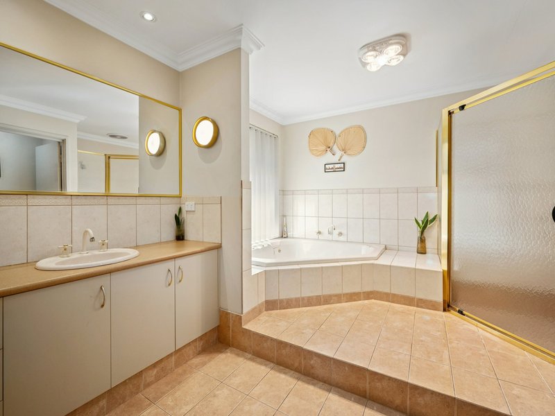 Photo - 27 Kingsland Loop, Canning Vale WA 6155 - Image 6
