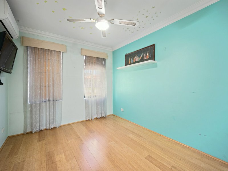 Photo - 27 Kingsland Loop, Canning Vale WA 6155 - Image 8