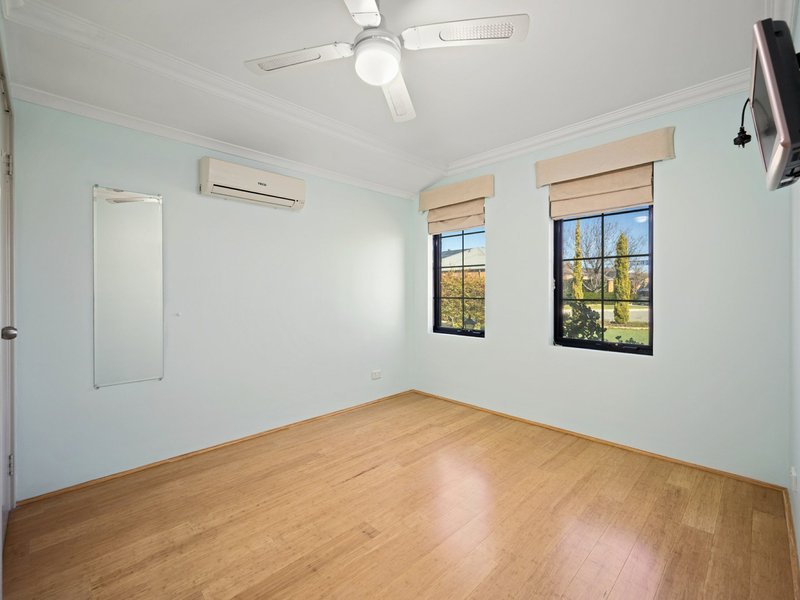 Photo - 27 Kingsland Loop, Canning Vale WA 6155 - Image 9