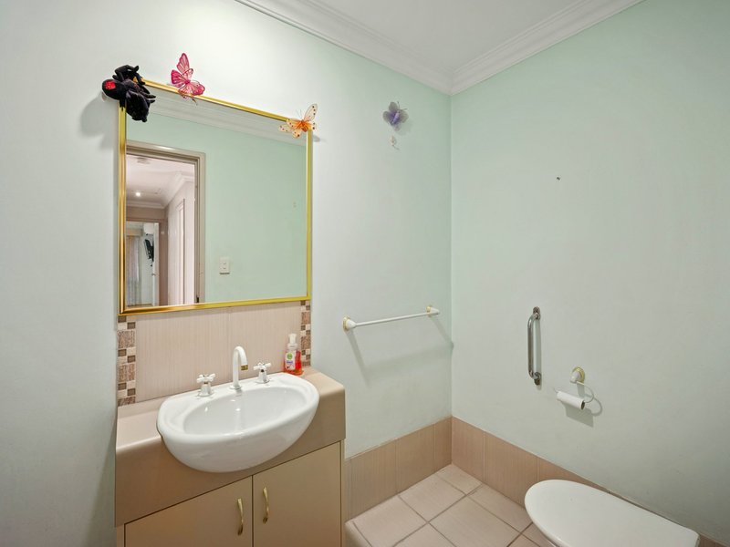 Photo - 27 Kingsland Loop, Canning Vale WA 6155 - Image 12