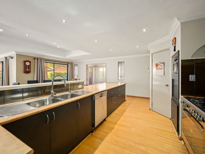 Photo - 27 Kingsland Loop, Canning Vale WA 6155 - Image 14