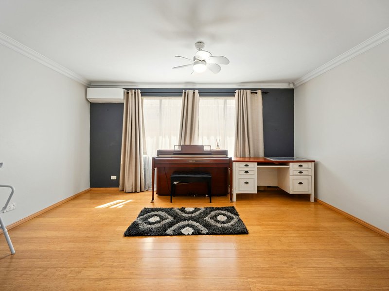 Photo - 27 Kingsland Loop, Canning Vale WA 6155 - Image 16