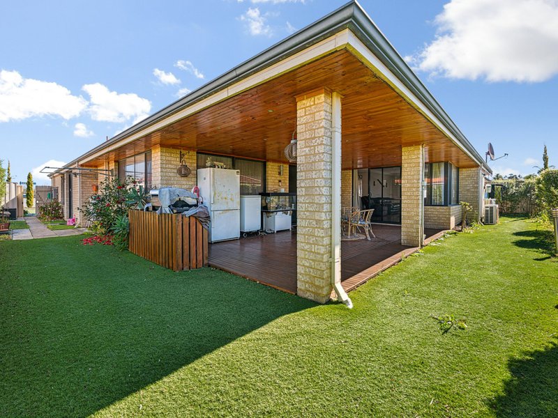 Photo - 27 Kingsland Loop, Canning Vale WA 6155 - Image 21