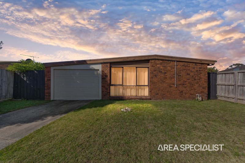 Photo - 27 Kingston Avenue, Pakenham VIC 3810 - Image 2