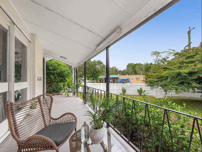 Photo - 27 Kingussie Street, Kenmore QLD 4069 - Image 2