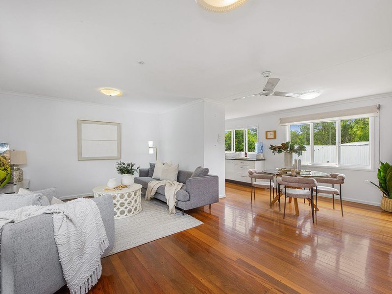 Photo - 27 Kingussie Street, Kenmore QLD 4069 - Image 3