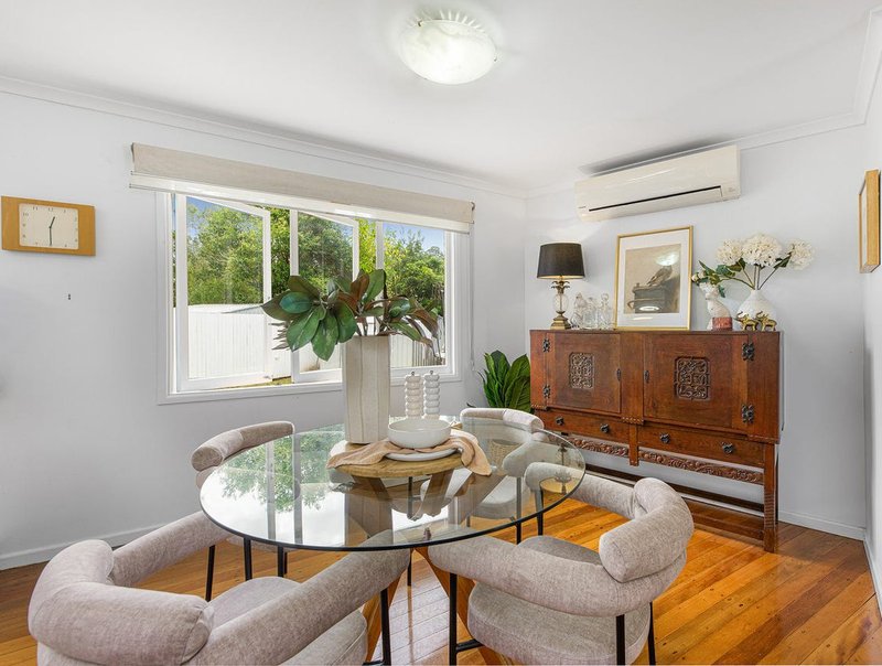 Photo - 27 Kingussie Street, Kenmore QLD 4069 - Image 5