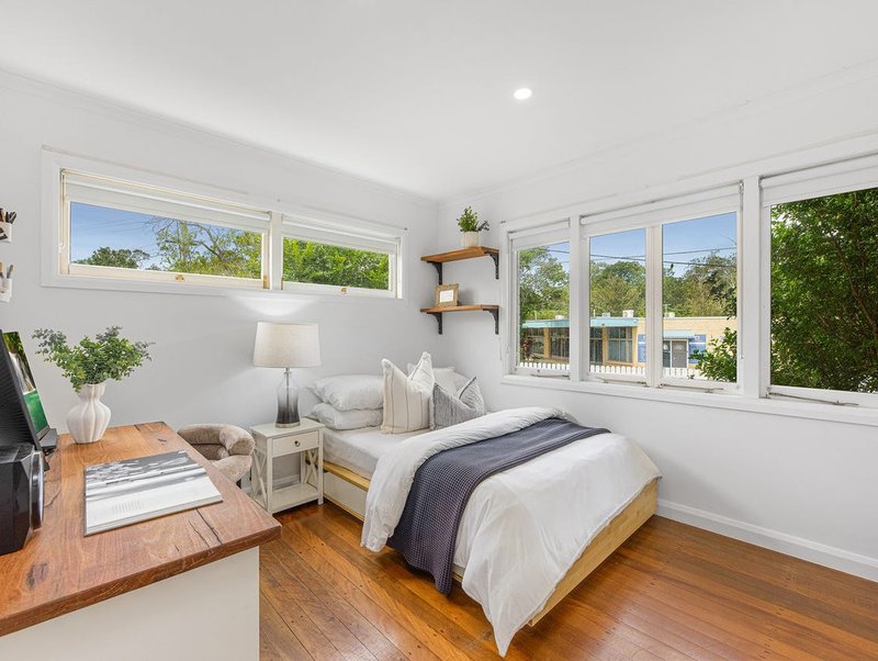 Photo - 27 Kingussie Street, Kenmore QLD 4069 - Image 8