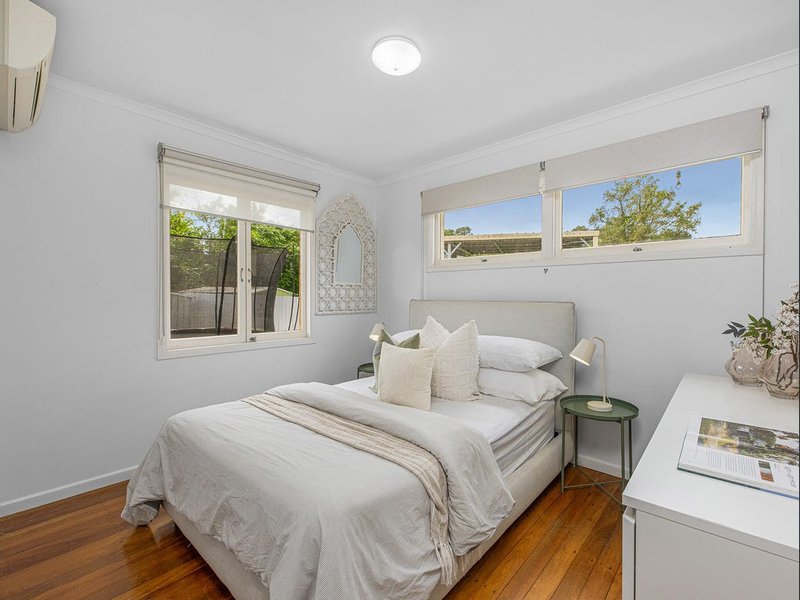 Photo - 27 Kingussie Street, Kenmore QLD 4069 - Image 9